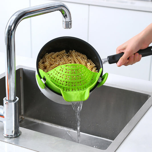 Silicone Clip-On Pot Strainer – Kitchen Side Drain Stopper for Pots & Pans, Pasta Strainer, Food Colander for Vegetables, Meat & Fruit